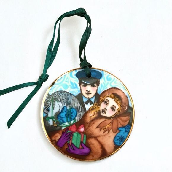 Royal Copenhagen Porcelain Ornament Christmas Shopping Denmark Vintage 1992 - Picture 7 of 7